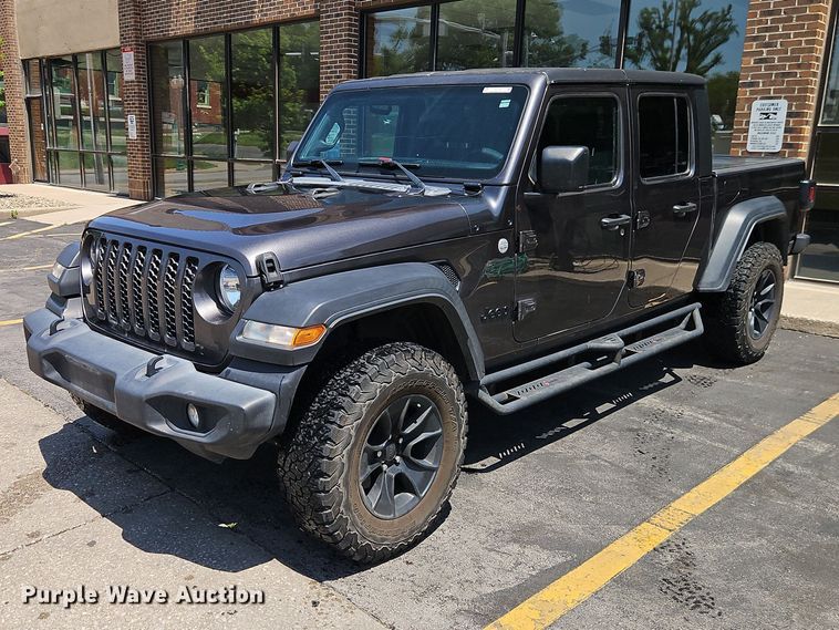 image for item EO7352 2020 Jeep Gladiator Crew Cab pickup truck
