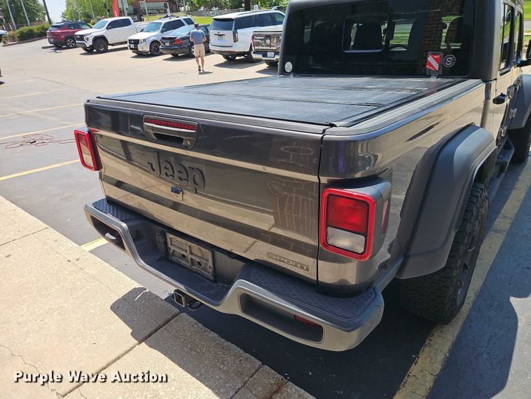 image for item EO7352 2020 Jeep Gladiator Crew Cab pickup truck