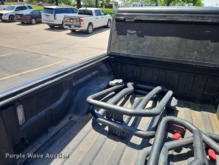 image for item EO7352 2020 Jeep Gladiator Crew Cab pickup truck