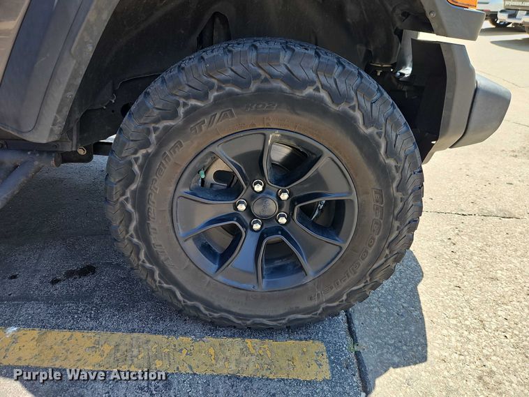image for item EO7352 2020 Jeep Gladiator Crew Cab pickup truck