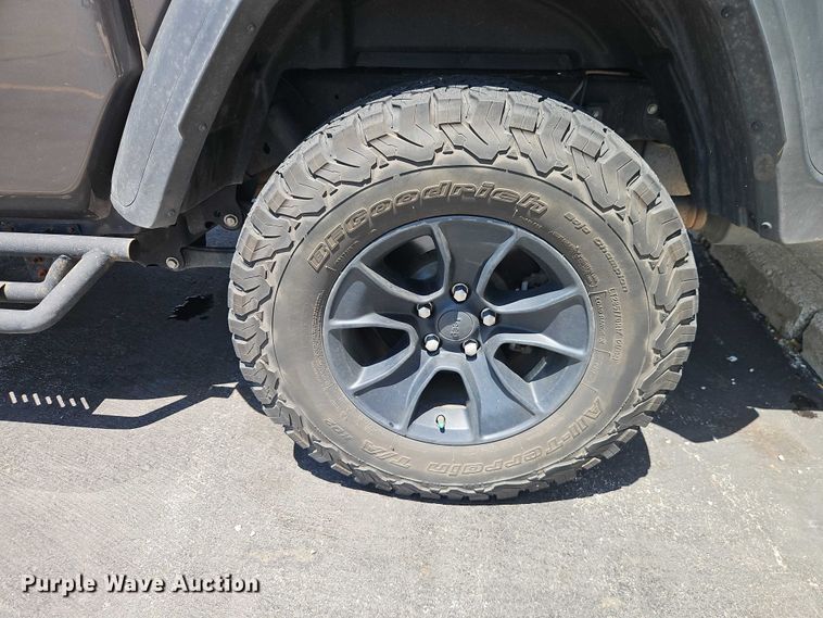 image for item EO7352 2020 Jeep Gladiator Crew Cab pickup truck