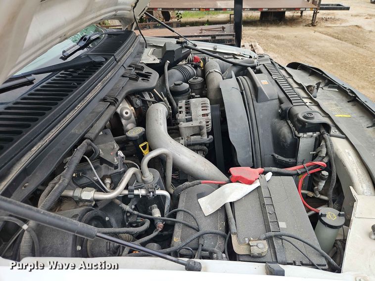 image for item EO7388 2006 Ford F250 Super Duty XL pickup truck cab and chassis