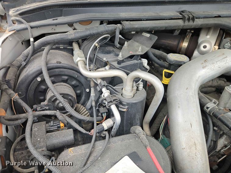 image for item EO7388 2006 Ford F250 Super Duty XL pickup truck cab and chassis