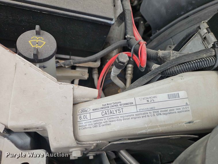 image for item EO7388 2006 Ford F250 Super Duty XL pickup truck cab and chassis