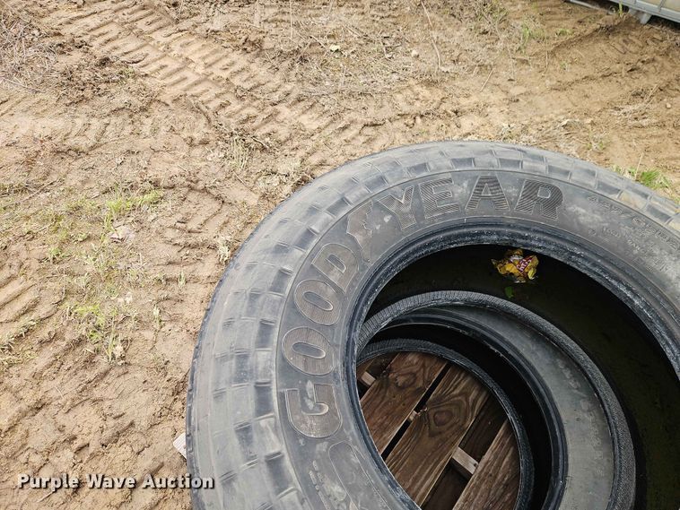image for item EO7391 Tires