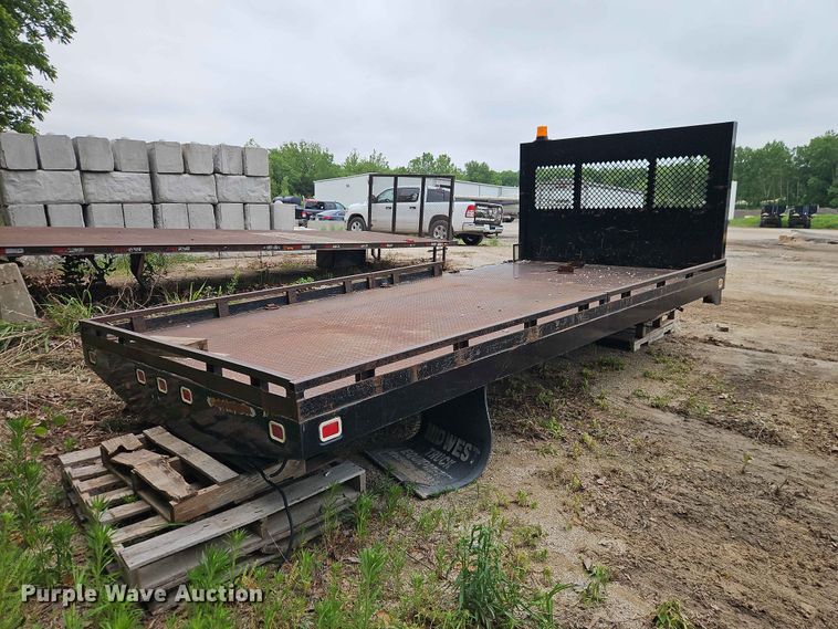 image for item EO7401 Knapheide PVMXT-163C flatbed