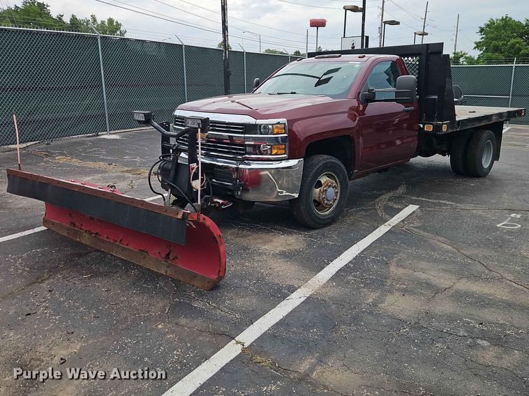 image for item EO7410 2016 Chevrolet Silverado 3500HD flatbed pickup truck