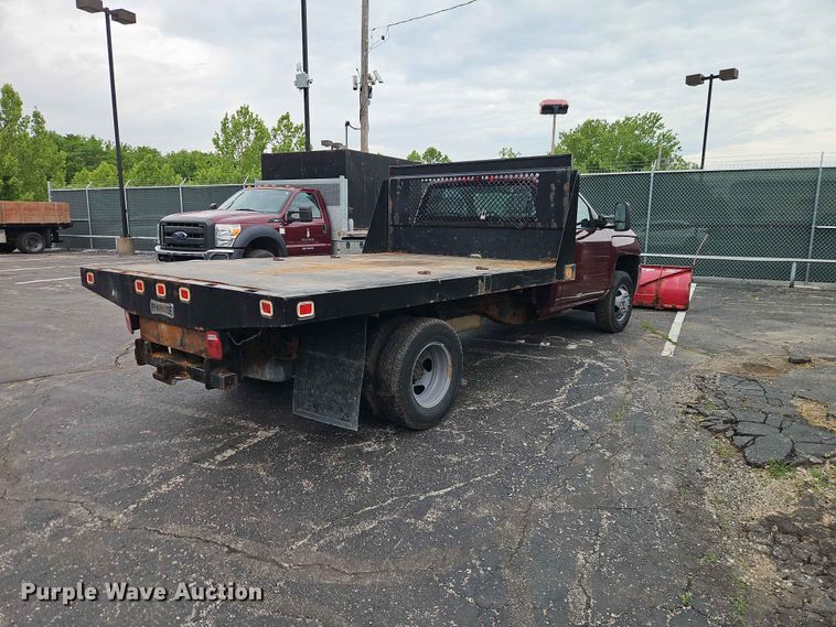 image for item EO7410 2016 Chevrolet Silverado 3500HD flatbed pickup truck