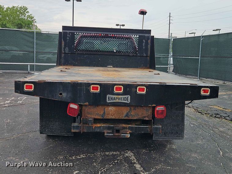 image for item EO7410 2016 Chevrolet Silverado 3500HD flatbed pickup truck