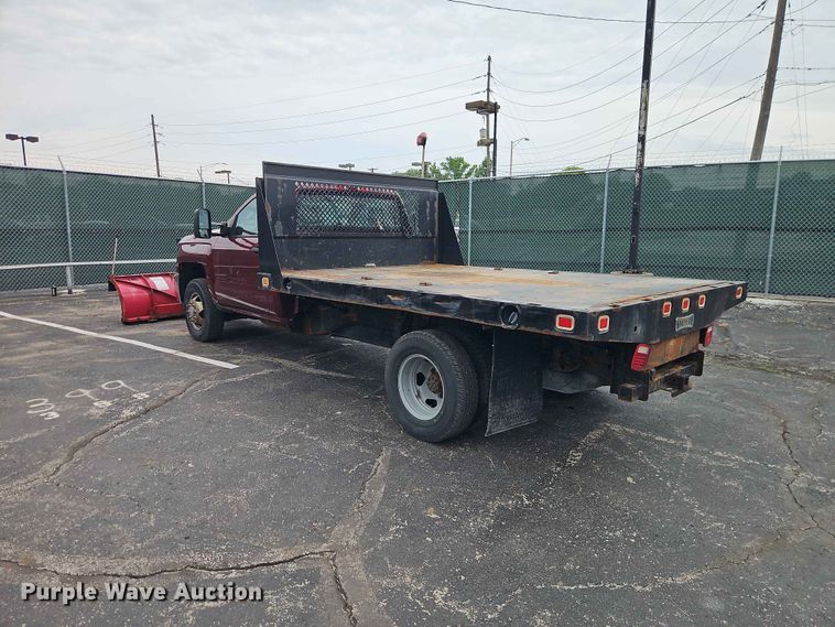 image for item EO7410 2016 Chevrolet Silverado 3500HD flatbed pickup truck