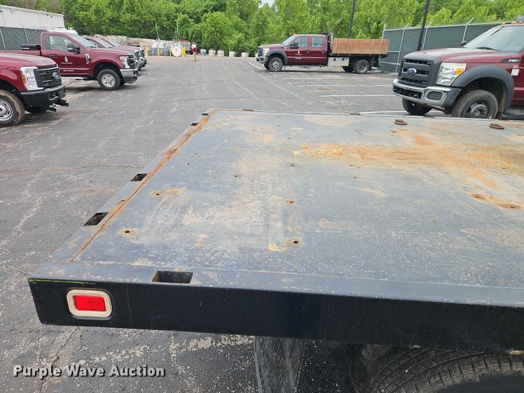 image for item EO7410 2016 Chevrolet Silverado 3500HD flatbed pickup truck