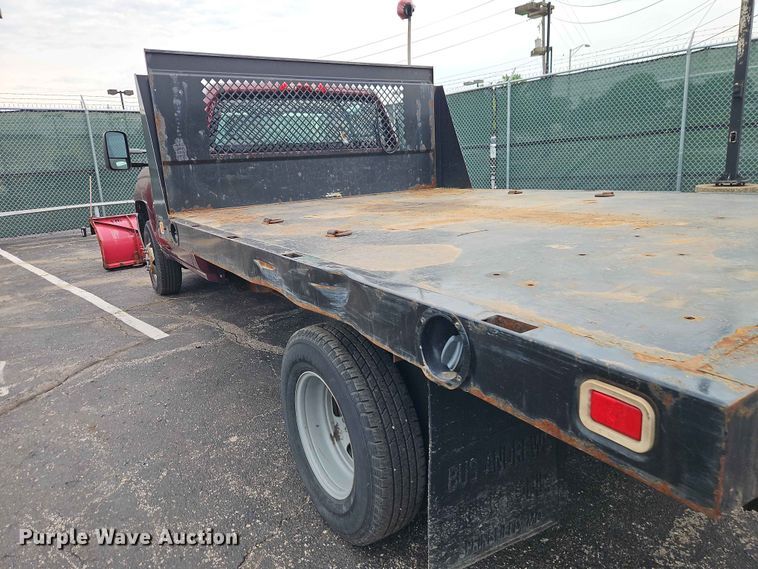image for item EO7410 2016 Chevrolet Silverado 3500HD flatbed pickup truck