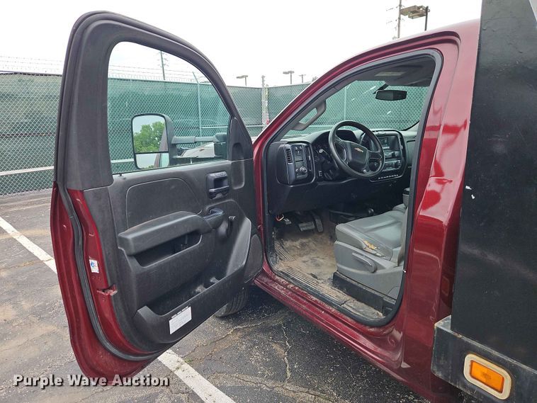 image for item EO7410 2016 Chevrolet Silverado 3500HD flatbed pickup truck