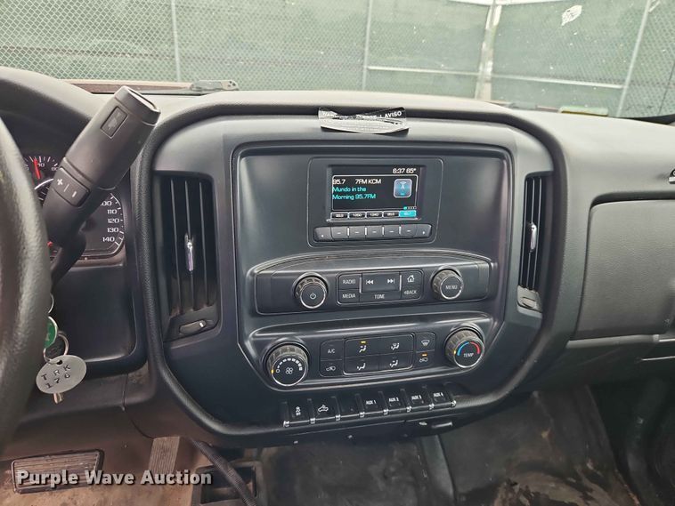 image for item EO7410 2016 Chevrolet Silverado 3500HD flatbed pickup truck