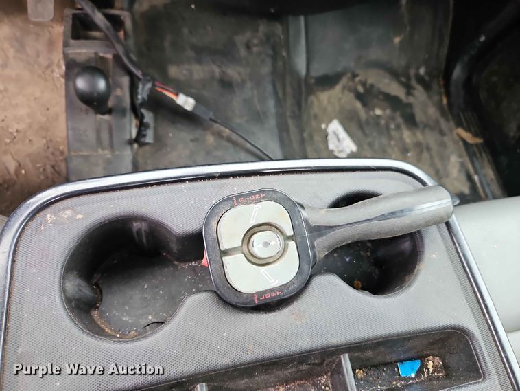 image for item EO7410 2016 Chevrolet Silverado 3500HD flatbed pickup truck