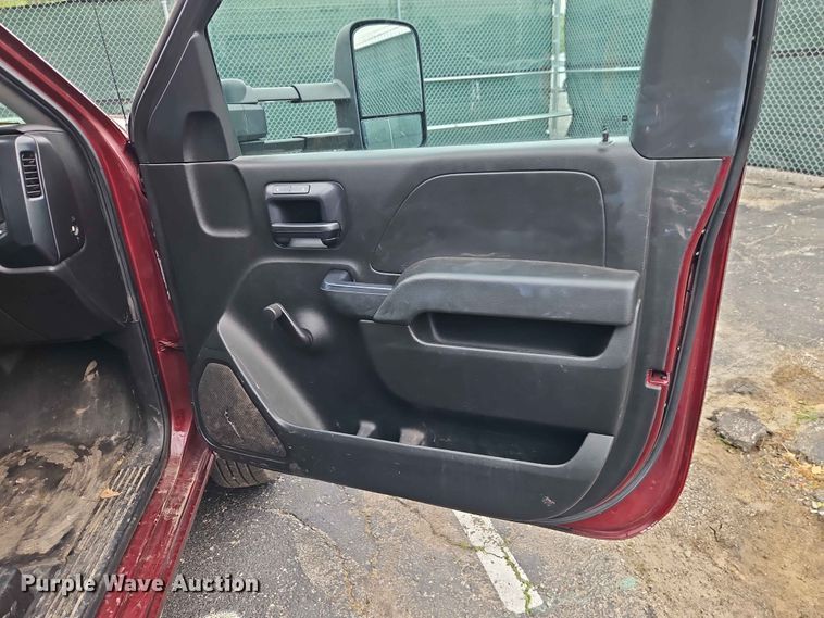 image for item EO7410 2016 Chevrolet Silverado 3500HD flatbed pickup truck