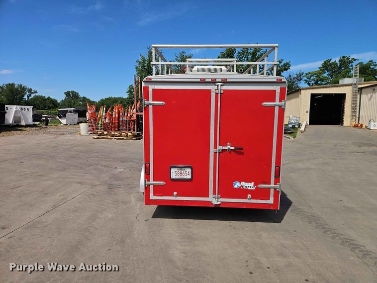 image for item EO7424 2004 Wells Cargo Road Force 7142 enclosed cargo trailer