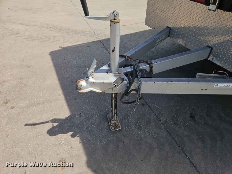 image for item EO7424 2004 Wells Cargo Road Force 7142 enclosed cargo trailer