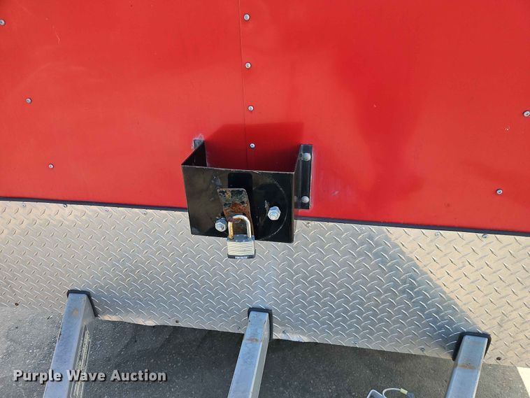 image for item EO7424 2004 Wells Cargo Road Force 7142 enclosed cargo trailer