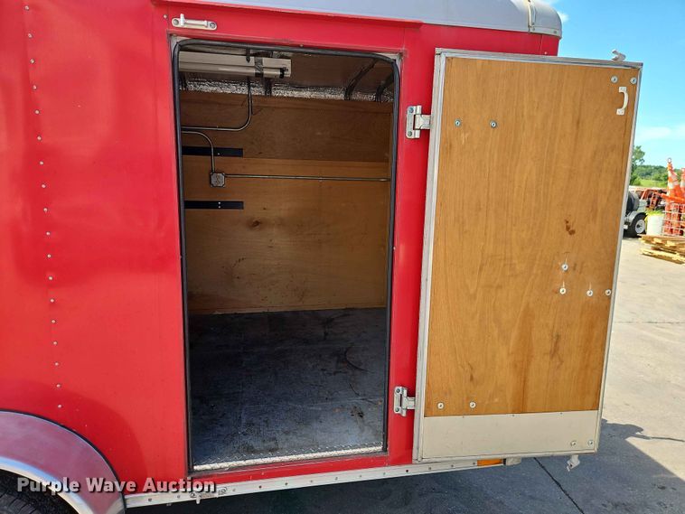 image for item EO7424 2004 Wells Cargo Road Force 7142 enclosed cargo trailer