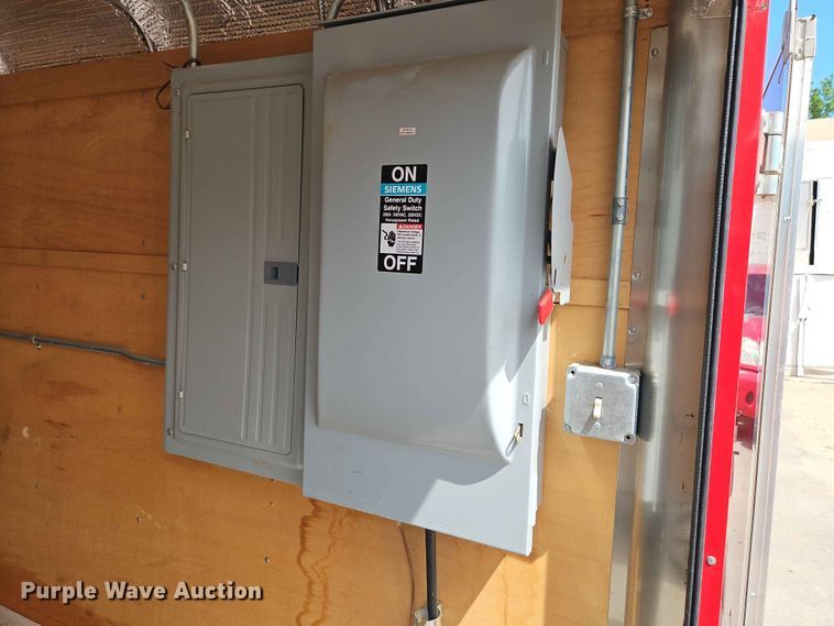 image for item EO7424 2004 Wells Cargo Road Force 7142 enclosed cargo trailer