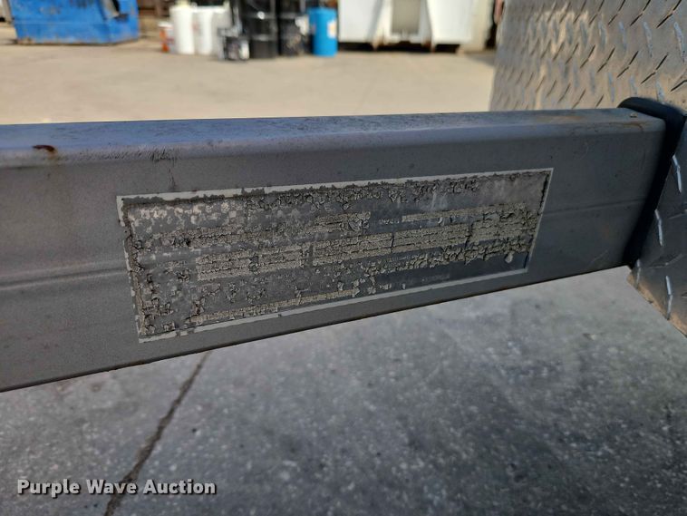 image for item EO7424 2004 Wells Cargo Road Force 7142 enclosed cargo trailer