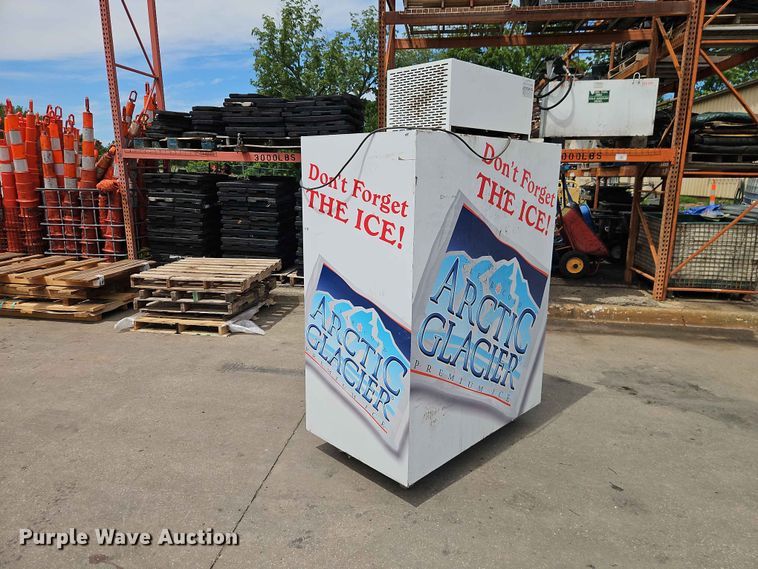 image for item EO7426 Leer Manufacturing Co 484021 ice bag storage