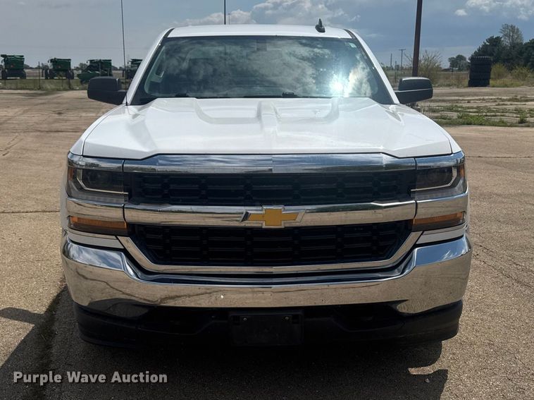 image for item ER0484 2018 Chevrolet Silverado 1500 Ext. Cab pickup truck