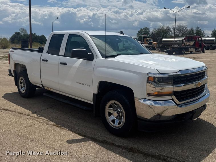 image for item ER0484 2018 Chevrolet Silverado 1500 Ext. Cab pickup truck