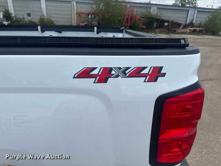 image for item ER0484 2018 Chevrolet Silverado 1500 Ext. Cab pickup truck