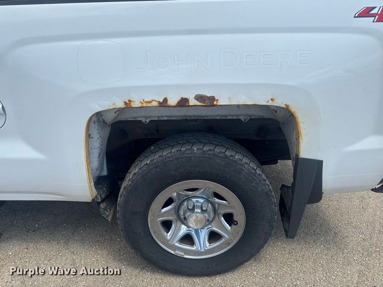image for item ER0484 2018 Chevrolet Silverado 1500 Ext. Cab pickup truck