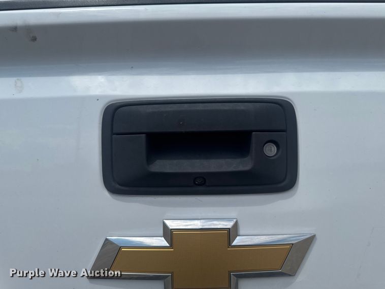 image for item ER0484 2018 Chevrolet Silverado 1500 Ext. Cab pickup truck