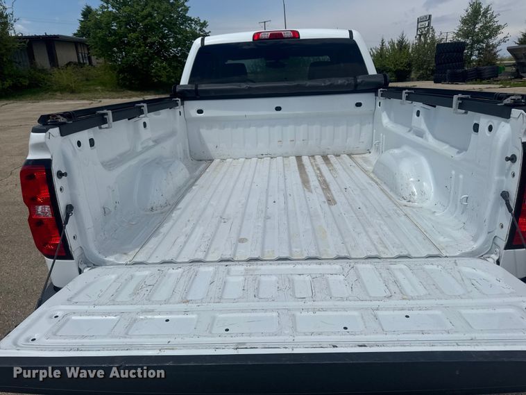 image for item ER0484 2018 Chevrolet Silverado 1500 Ext. Cab pickup truck