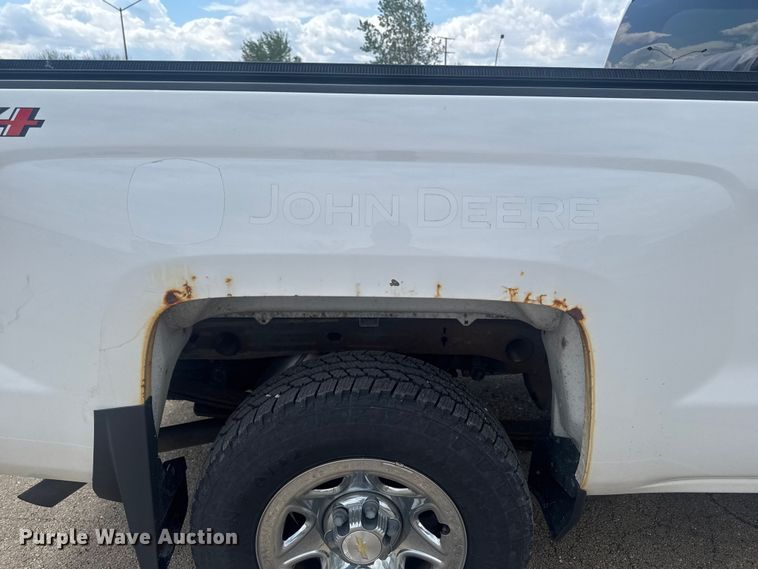 image for item ER0484 2018 Chevrolet Silverado 1500 Ext. Cab pickup truck