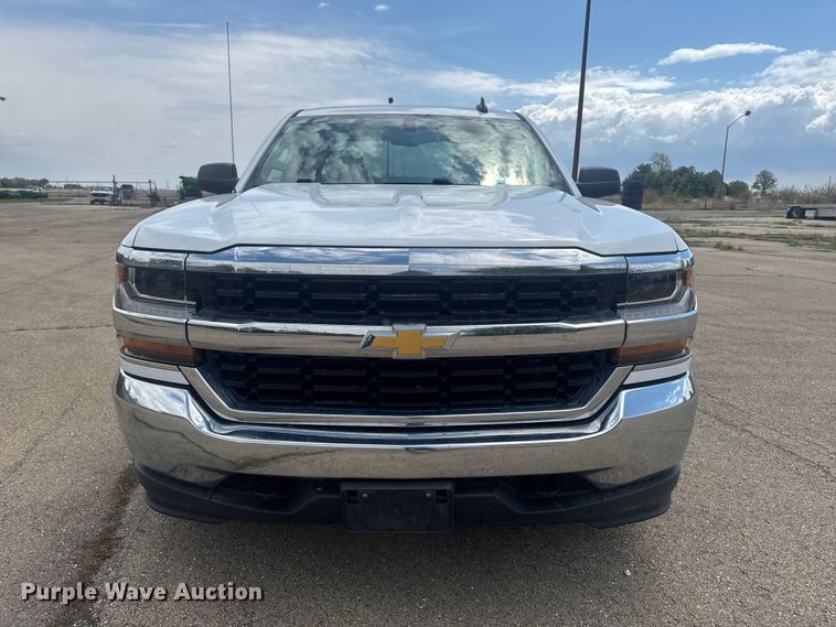 image for item ER0484 2018 Chevrolet Silverado 1500 Ext. Cab pickup truck