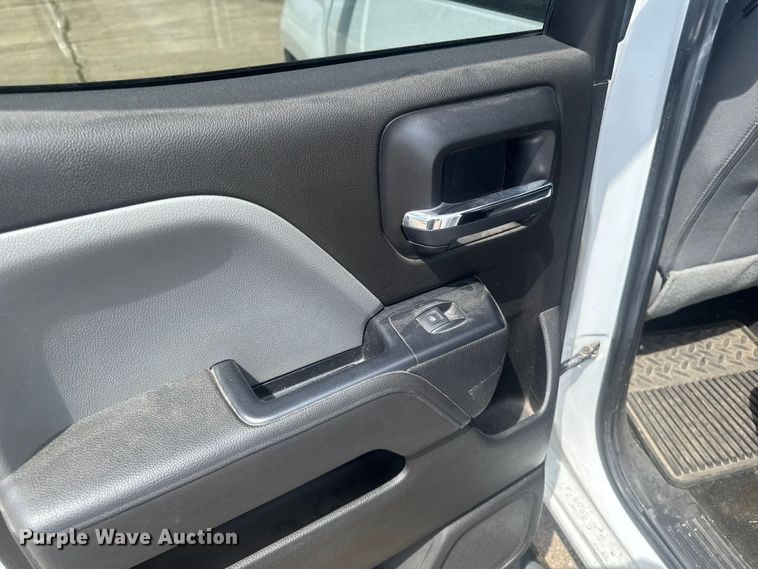 image for item ER0484 2018 Chevrolet Silverado 1500 Ext. Cab pickup truck