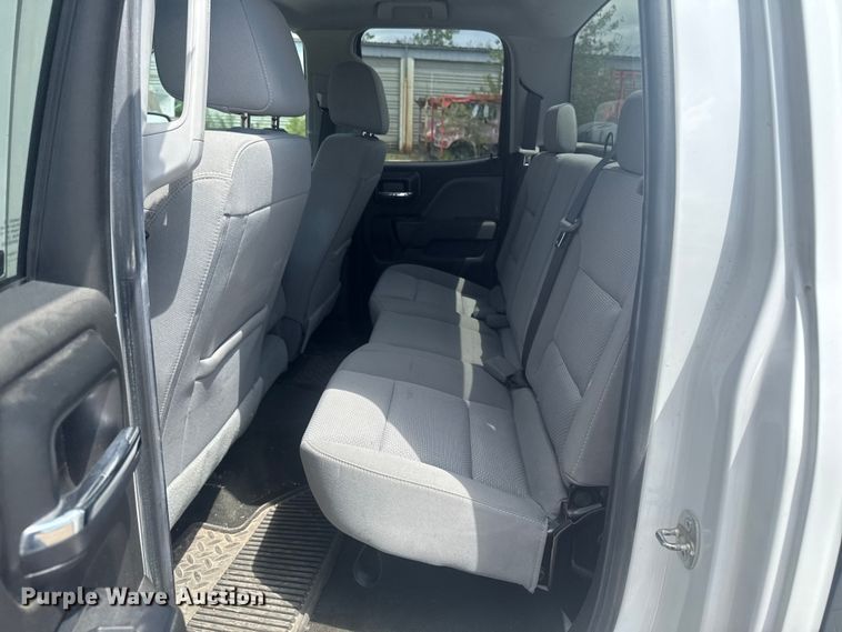 image for item ER0484 2018 Chevrolet Silverado 1500 Ext. Cab pickup truck