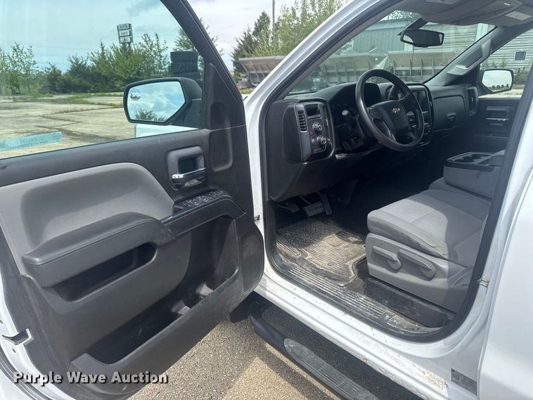 image for item ER0484 2018 Chevrolet Silverado 1500 Ext. Cab pickup truck