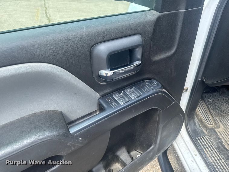 image for item ER0484 2018 Chevrolet Silverado 1500 Ext. Cab pickup truck