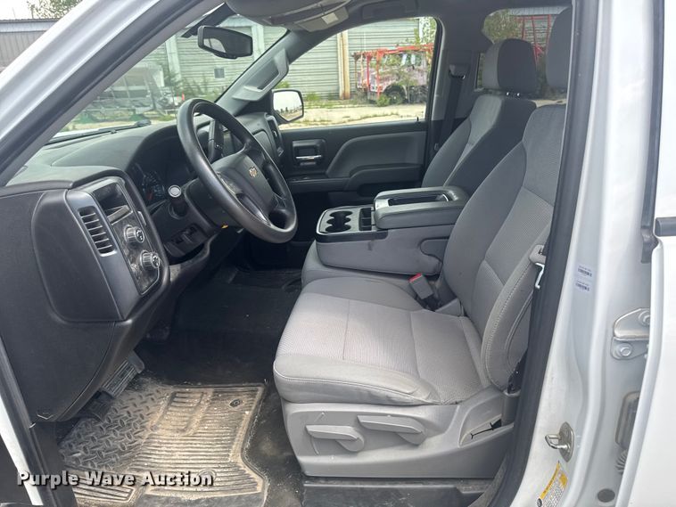 image for item ER0484 2018 Chevrolet Silverado 1500 Ext. Cab pickup truck
