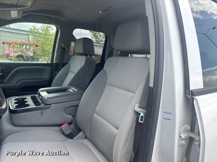image for item ER0484 2018 Chevrolet Silverado 1500 Ext. Cab pickup truck