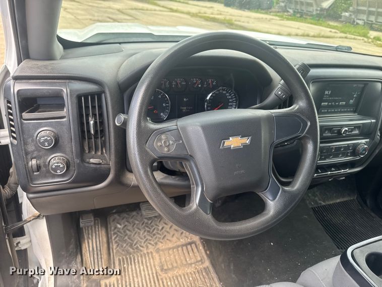 image for item ER0484 2018 Chevrolet Silverado 1500 Ext. Cab pickup truck