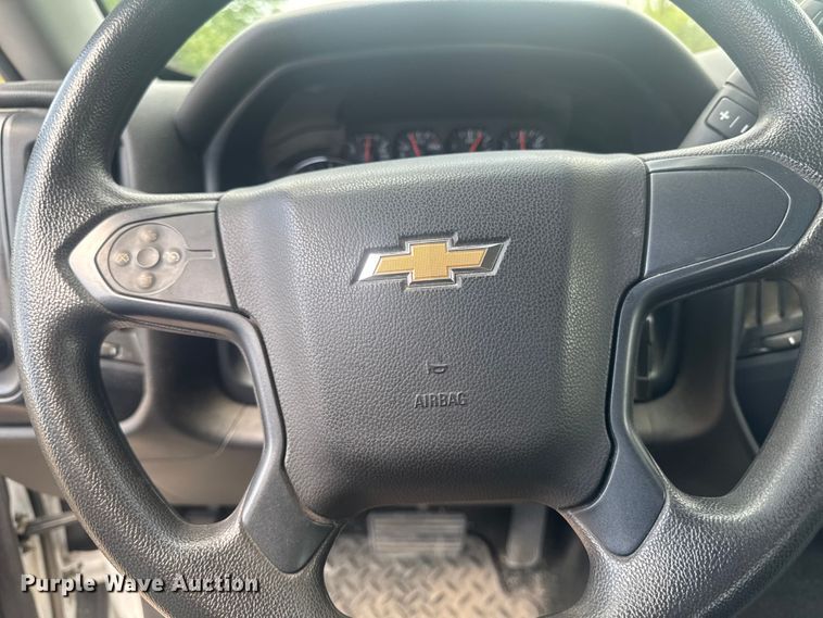 image for item ER0484 2018 Chevrolet Silverado 1500 Ext. Cab pickup truck