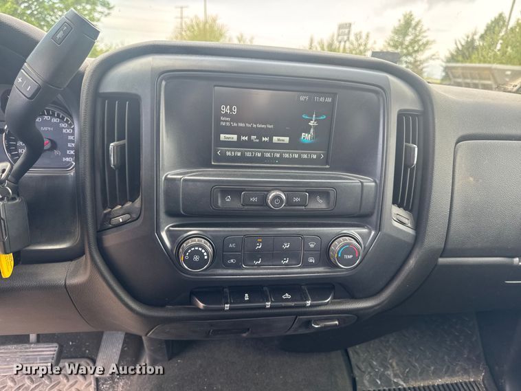 image for item ER0484 2018 Chevrolet Silverado 1500 Ext. Cab pickup truck