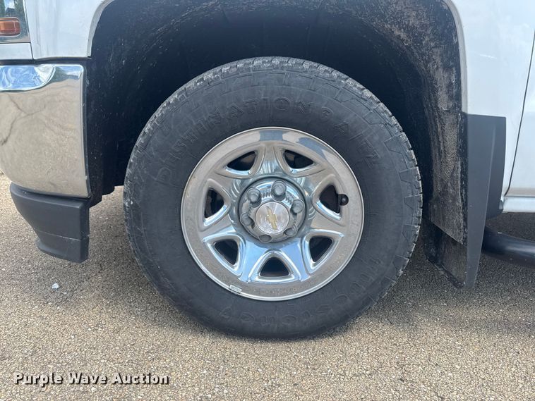 image for item ER0484 2018 Chevrolet Silverado 1500 Ext. Cab pickup truck