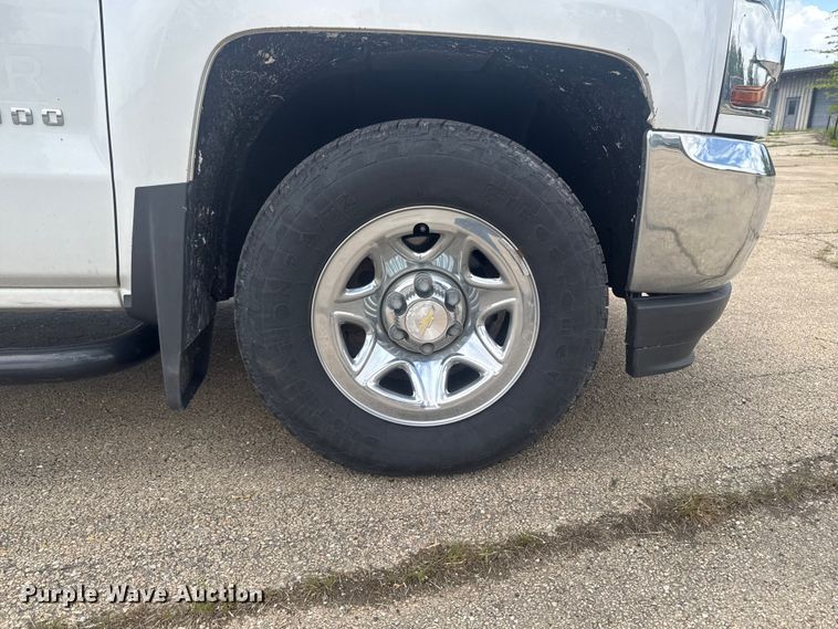 image for item ER0484 2018 Chevrolet Silverado 1500 Ext. Cab pickup truck