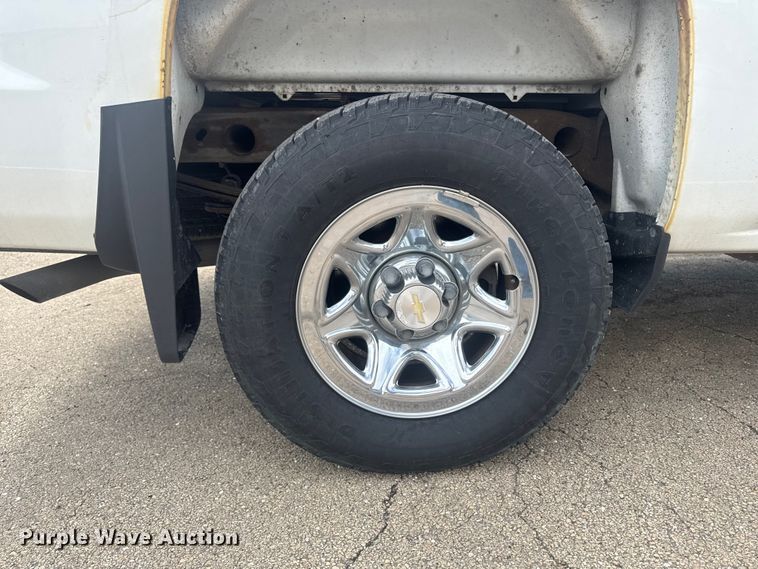 image for item ER0484 2018 Chevrolet Silverado 1500 Ext. Cab pickup truck