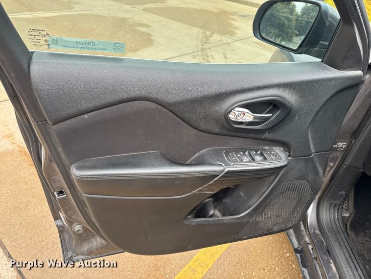 image for item ER0500 2016 Jeep Cherokee SUV