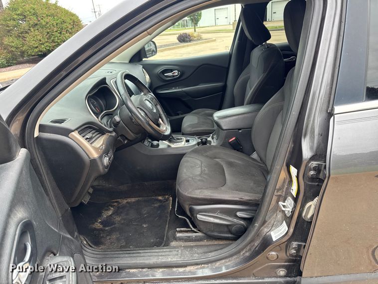 image for item ER0500 2016 Jeep Cherokee SUV