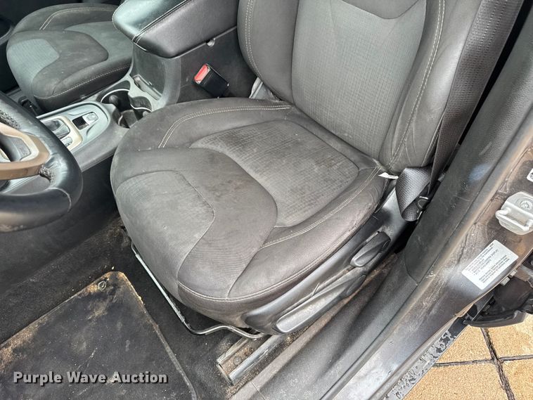 image for item ER0500 2016 Jeep Cherokee SUV